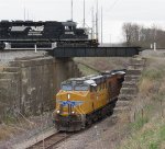 UP 8217 7293 Northbound under NS Bridge & NS 3336 Local Westbound towards Sidney over UP